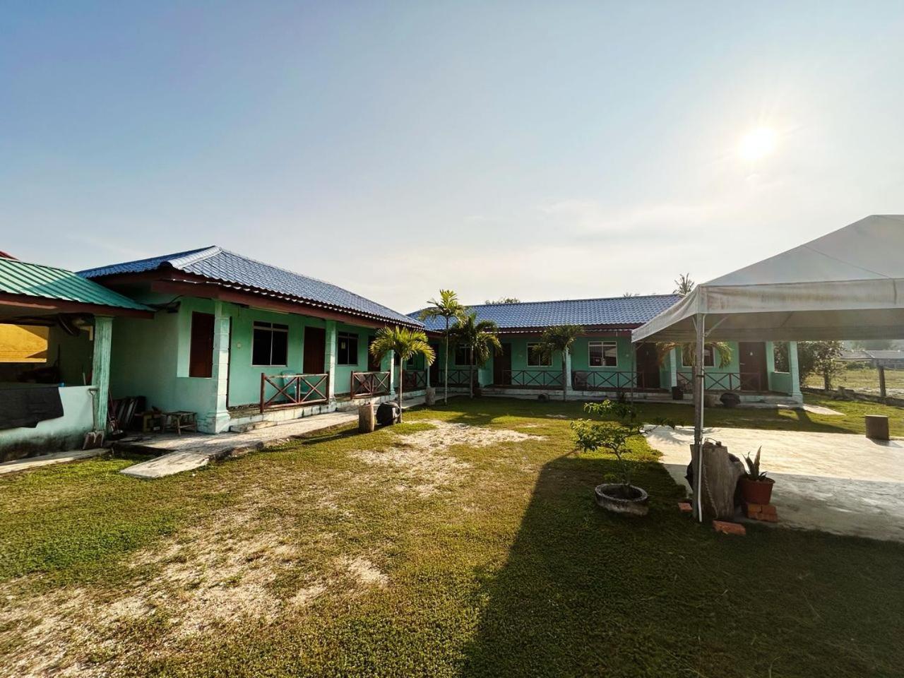 Teluk Senangin Chalet II Lumut Luaran gambar